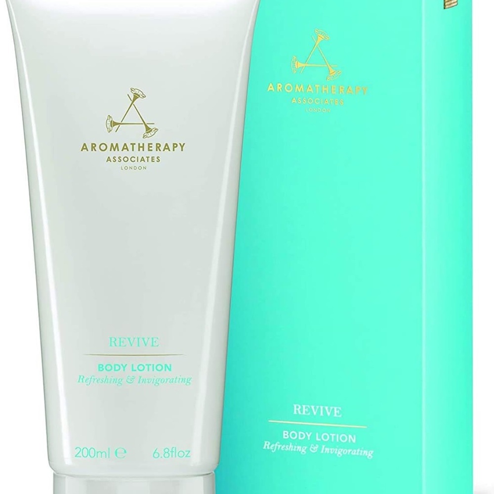 Lightweight Body Cream Deeply Hydrates for Soft, Energized Skin.